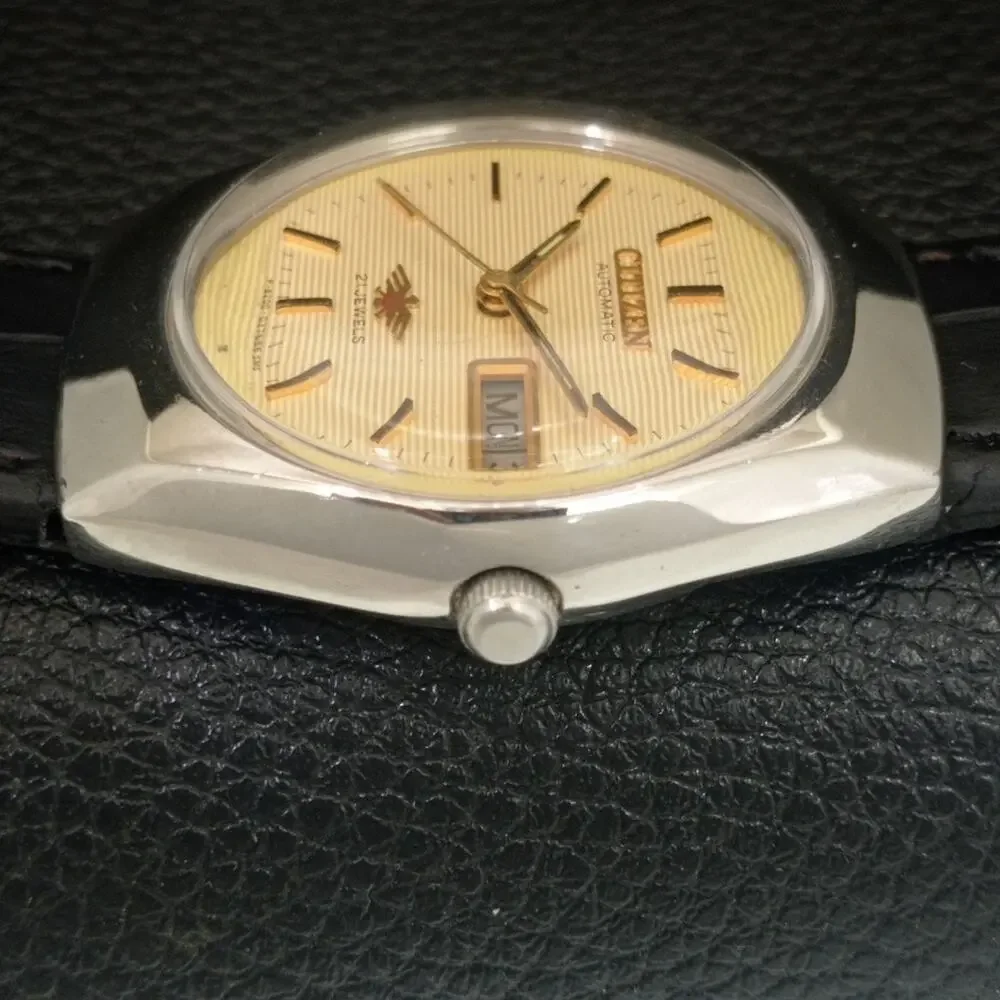 Vintage 1980 Citizen Automatic Mens Silver Watch W/daydate & Gold accents